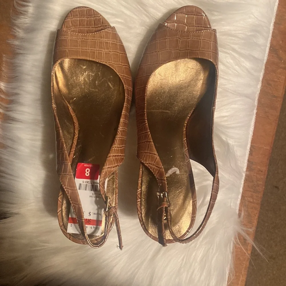 Nine West Brown Croc-Embossed Heels